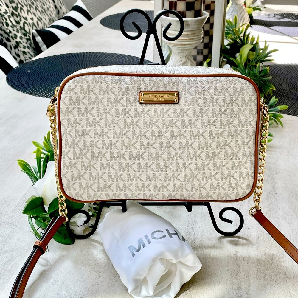 Michael Kors Jet Set Crossbody💛